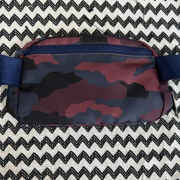 NWT Heritage 365 Camo Smoky Red Night Sea Multi lululemon Everywhere Belt Bag - Picture 6 of 12